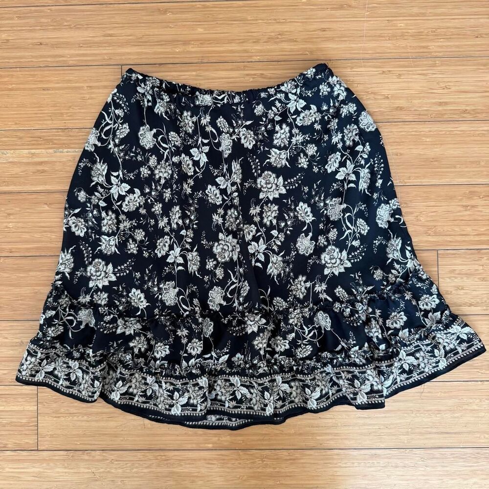 Max Studio Black White Floral Ruffle Hem Skirt XS Workwear Church Feminine